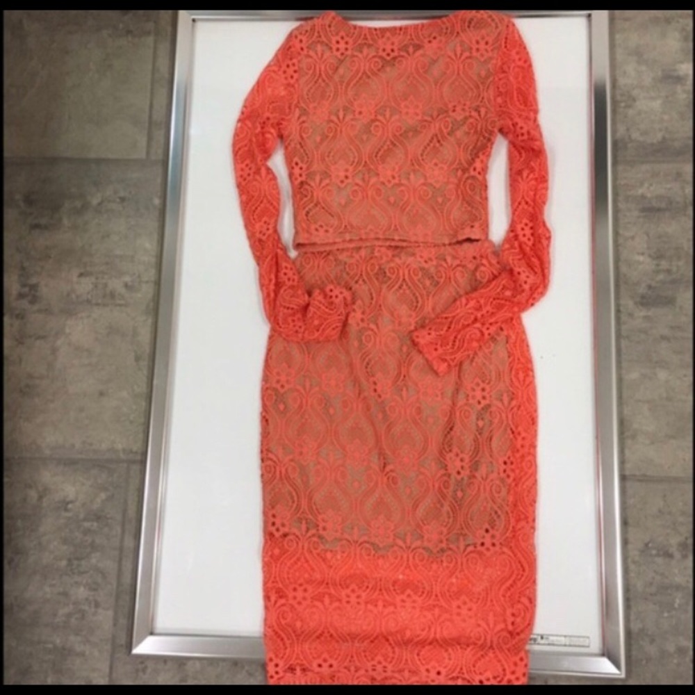 2 piece set •Bebe• size XS •coral color